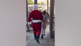 'Cop Santa Claus' takes suspected Christmas tree thieves into custody in bizarre police video