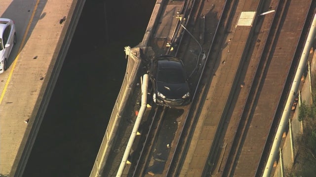 Car lands on BART tracks from I-580 in Castro Valley, major traffic impact