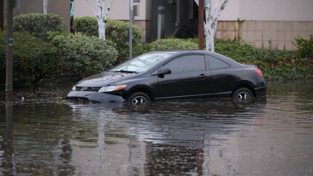 ‘Looked like a lagoon’: Menlo Park residents wake up to flooded streets
