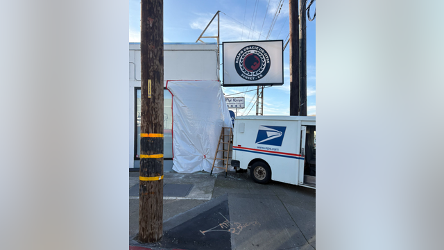 USPS truck backs into building in San Francisco Sunset