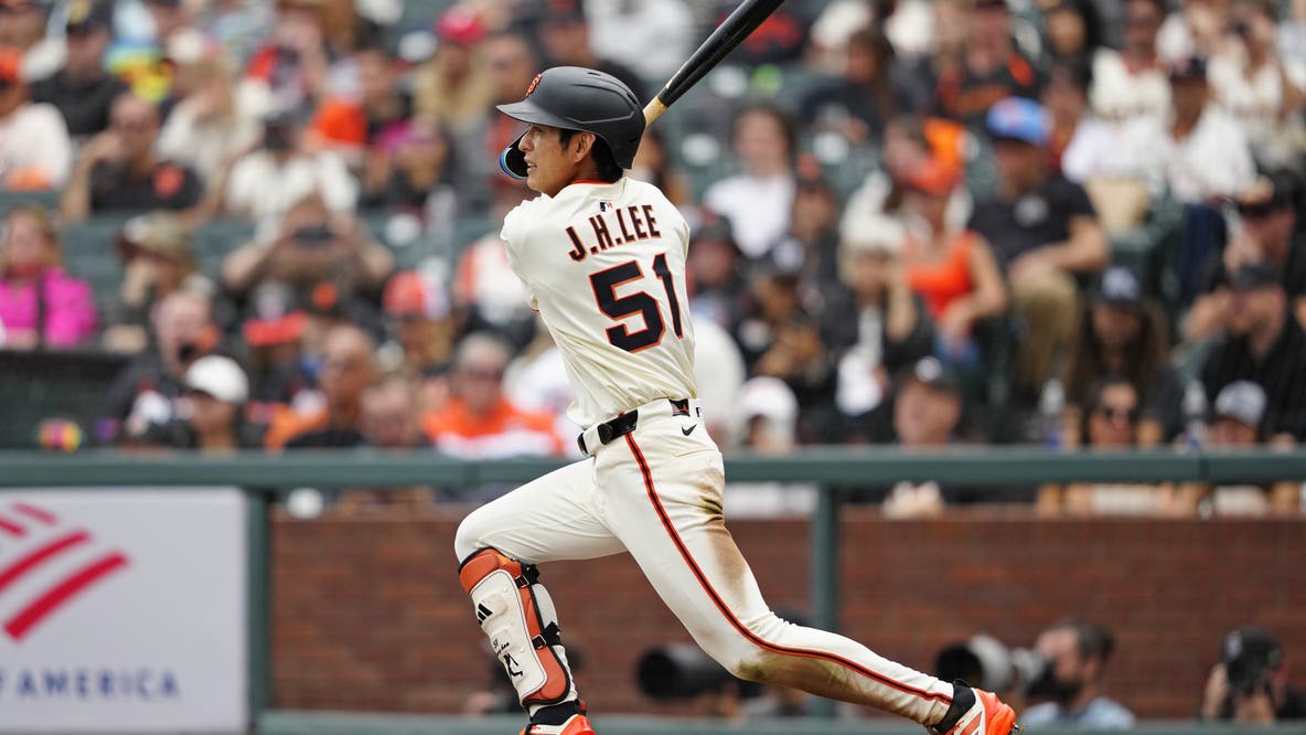 Giants outfielder Jung Hoo Lee detained at LAX