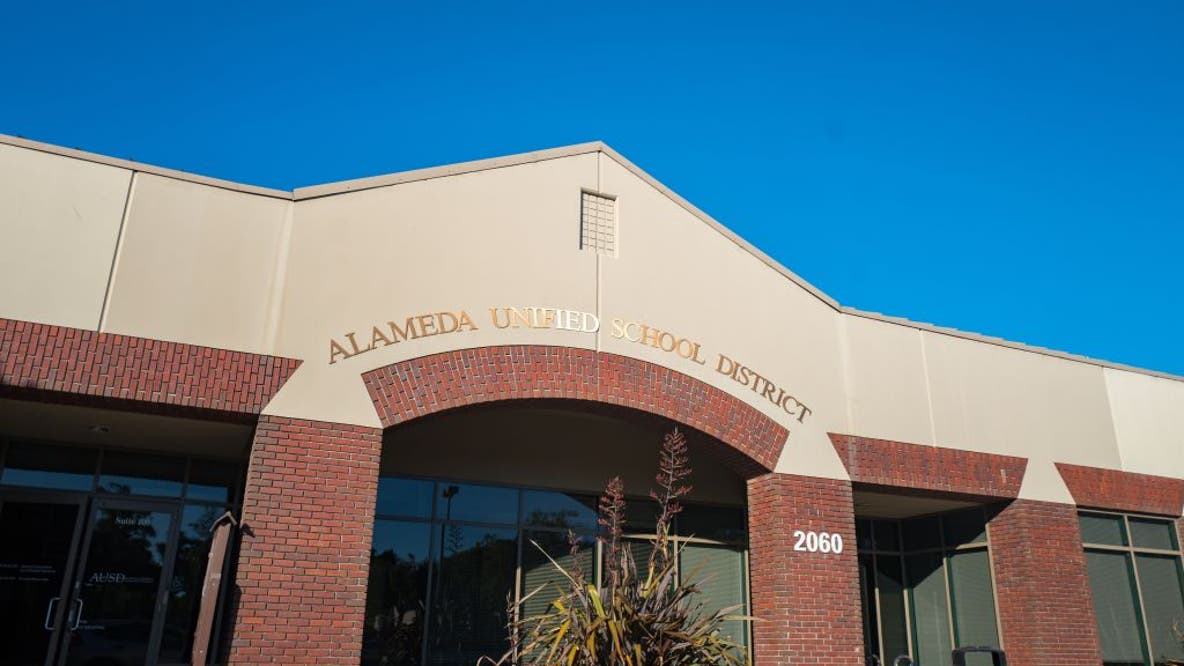 Alameda teachers rally for better pay