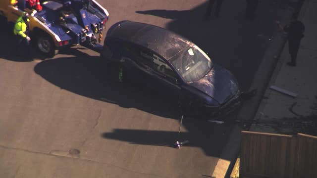 Car crashes into Sunnyvale home, triggers gas leak