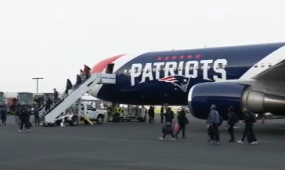 Super Bowl teams arrive in San Jose ahead of championship faceoff