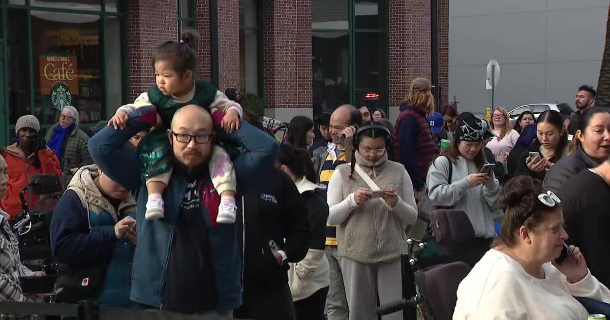 Massive turnout for Emeryville's Tokyo Central