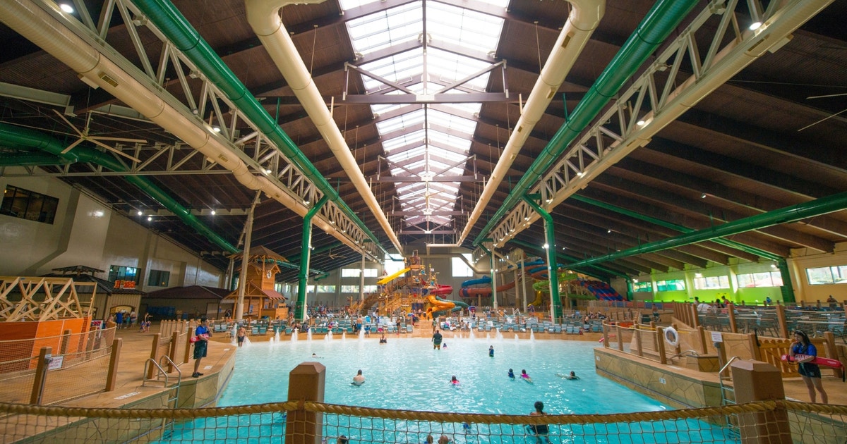 Popular indoor water park resort to launch $26 room flash sale