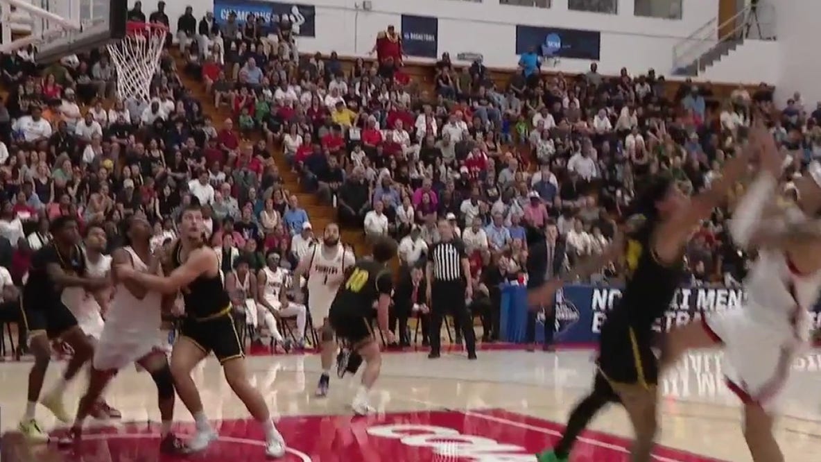 Cal State East Bay stays undefeated, advances to Elite Eight