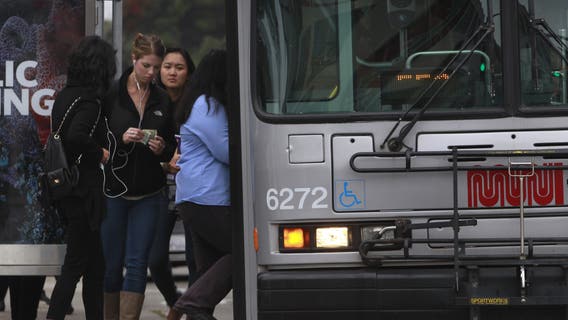 Man dies after falling from sidewalk, making contact with San Francisco Muni bus
