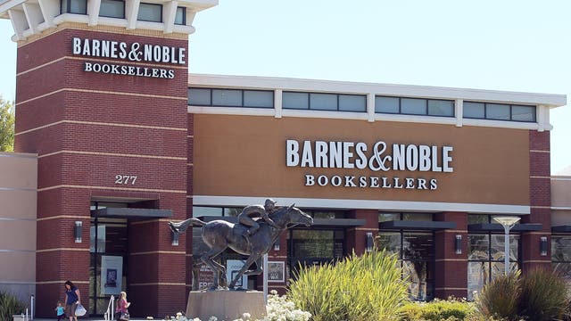 Popular Bay Area Barnes & Noble offers steep discounts as it prepares to close