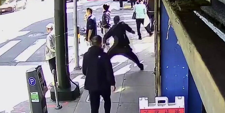Violent stabbing attack in San Francisco's Chinatown captured on video