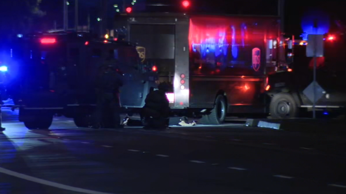 Alleged UPS truck thief gets in standoff with Fremont police