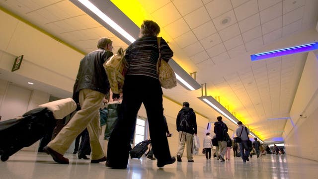 SFO: You don't need a plane ticket to walk your friend to the gate