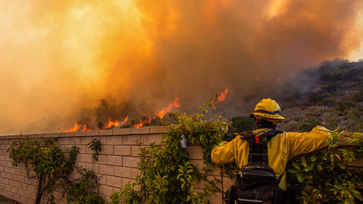 Fast-moving Sandy Fire in Southern California burns nearly 1,700 acres