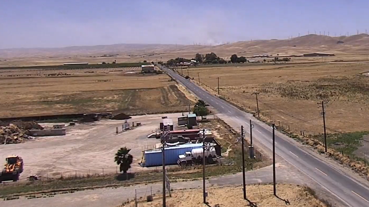 Brush fire off Altamont Pass burns several acres