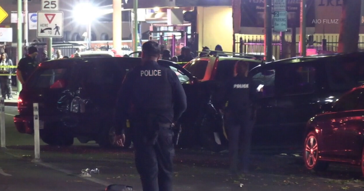 Teen speeding in Oakland crash that killed 3: police | KTVU FOX 2