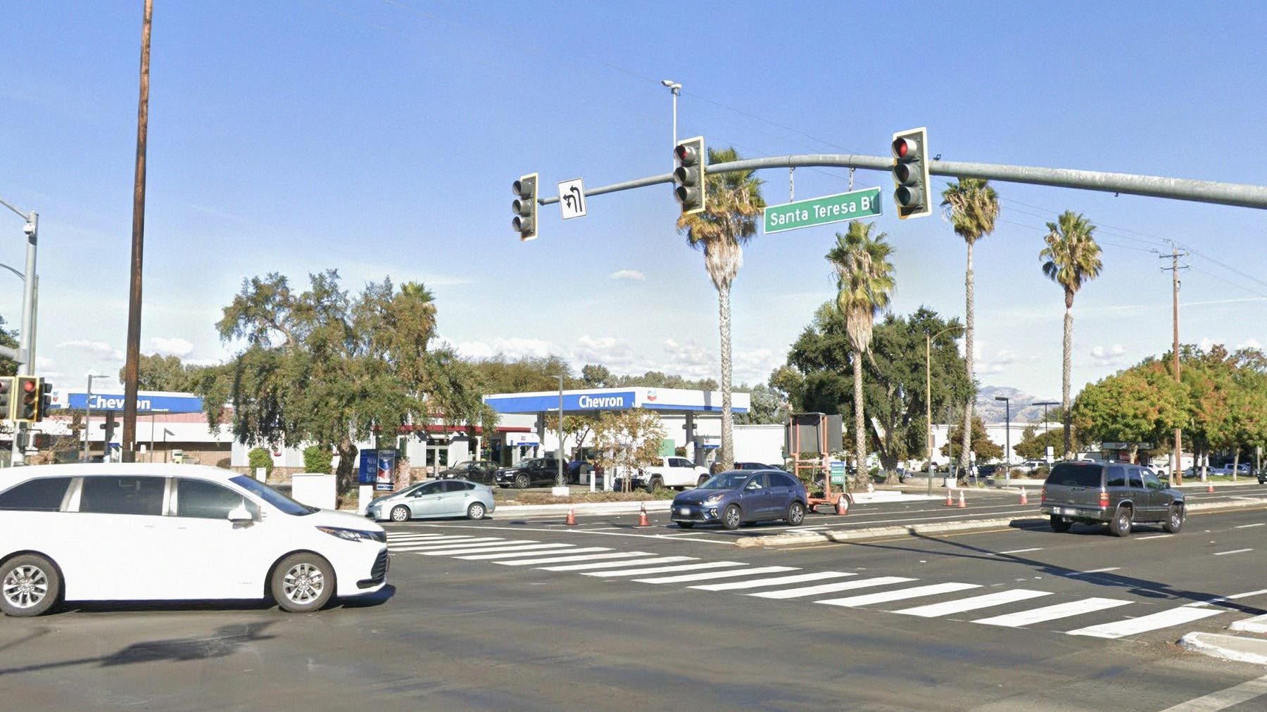 Woman killed in multi-vehicle crash in San Jose