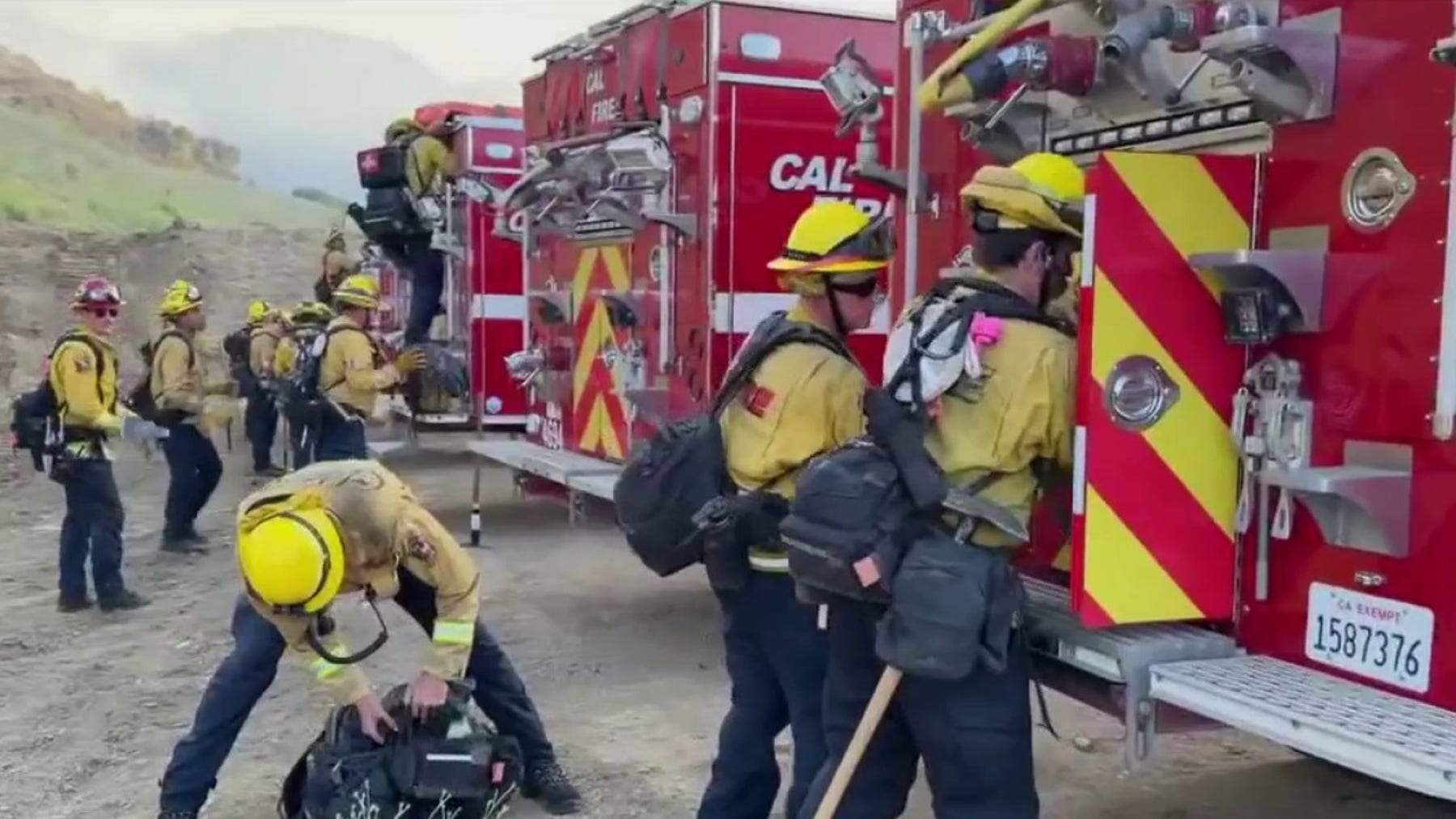 Wildfire in Ventura County's Simi Valley prompts mandatory evacuations