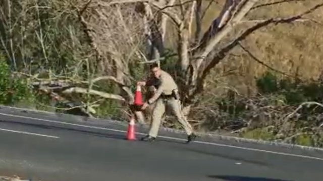 Grass fire disrupts traffic on Kirker Pass Road in Concord