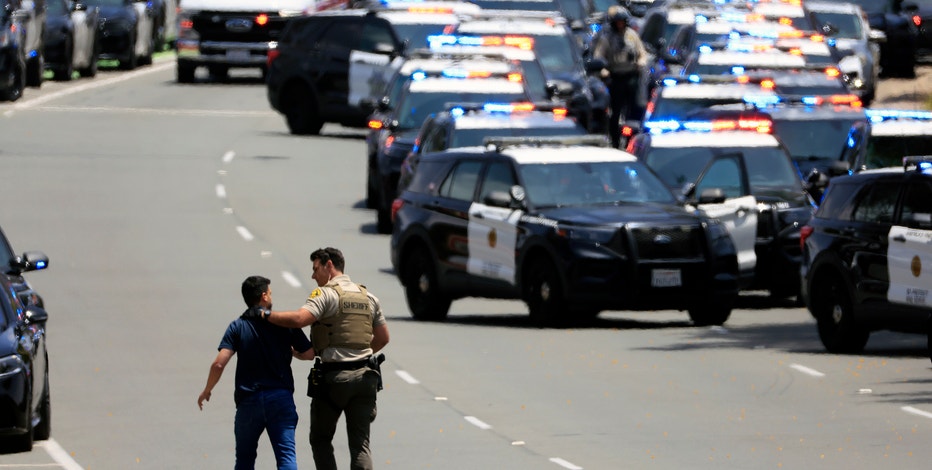 3 victims killed, 2 teen suspects dead in San Diego Islamic center shooting