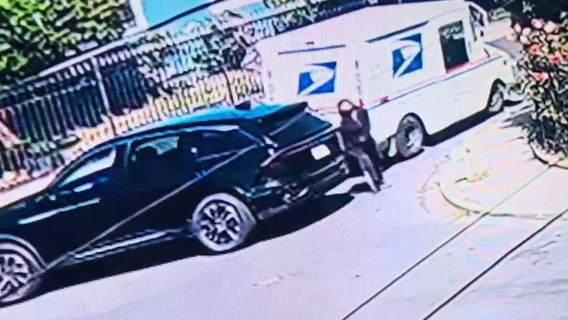 Surveillance video captures bold mail truck break-in near San Pablo