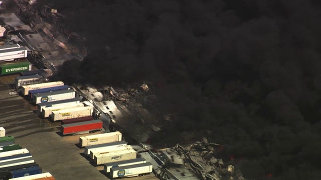 LIVE UPDATES: Massive fire engulfs Medline warehouse in Tracy