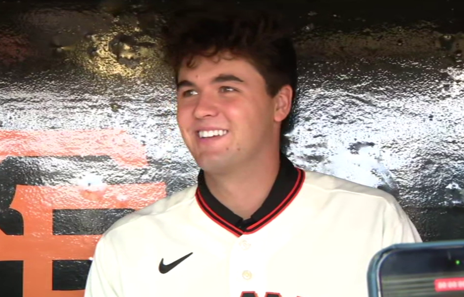 Giants sign pitcher Jackson Flora as 2026 first round draft pick