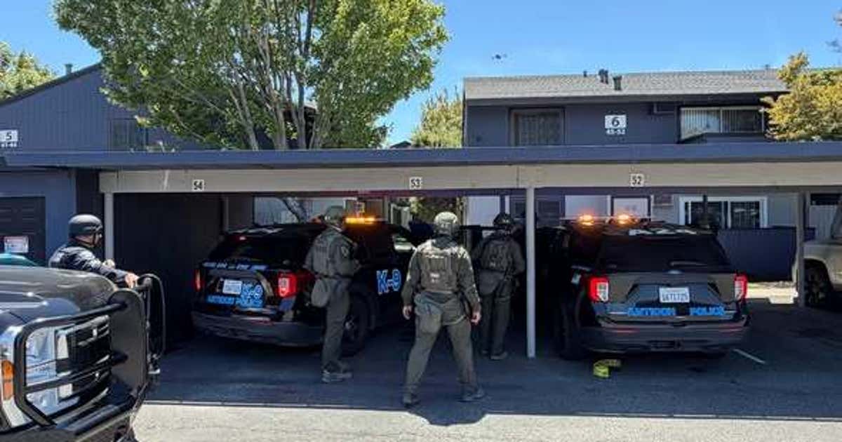 Barricaded man arrested after allegedly setting fire at Antioch apartment