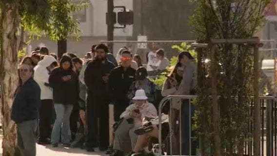 FIFA fans line up for mascot bracelets in San Jose