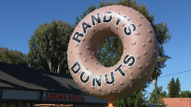 Randy's Donuts opens first Bay Area location in Santa Clara