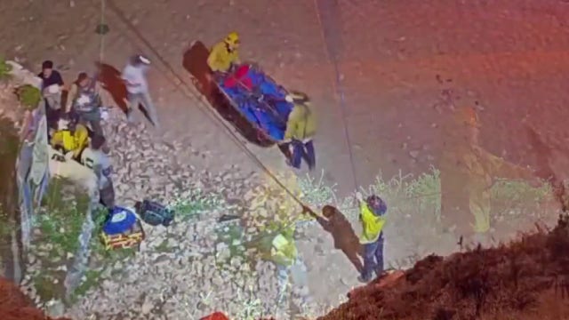 Six injured in Santa Cruz County beach bluff rescue