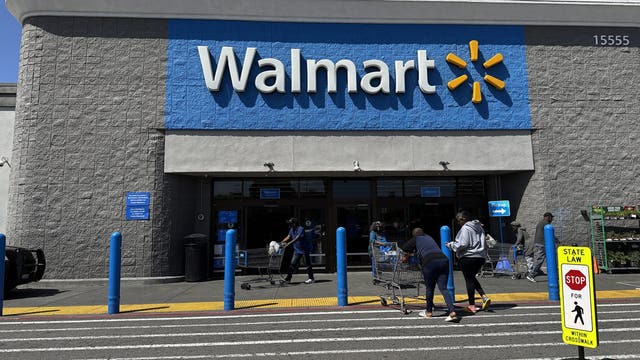 Walmart begins rolling out tap-to-pay options