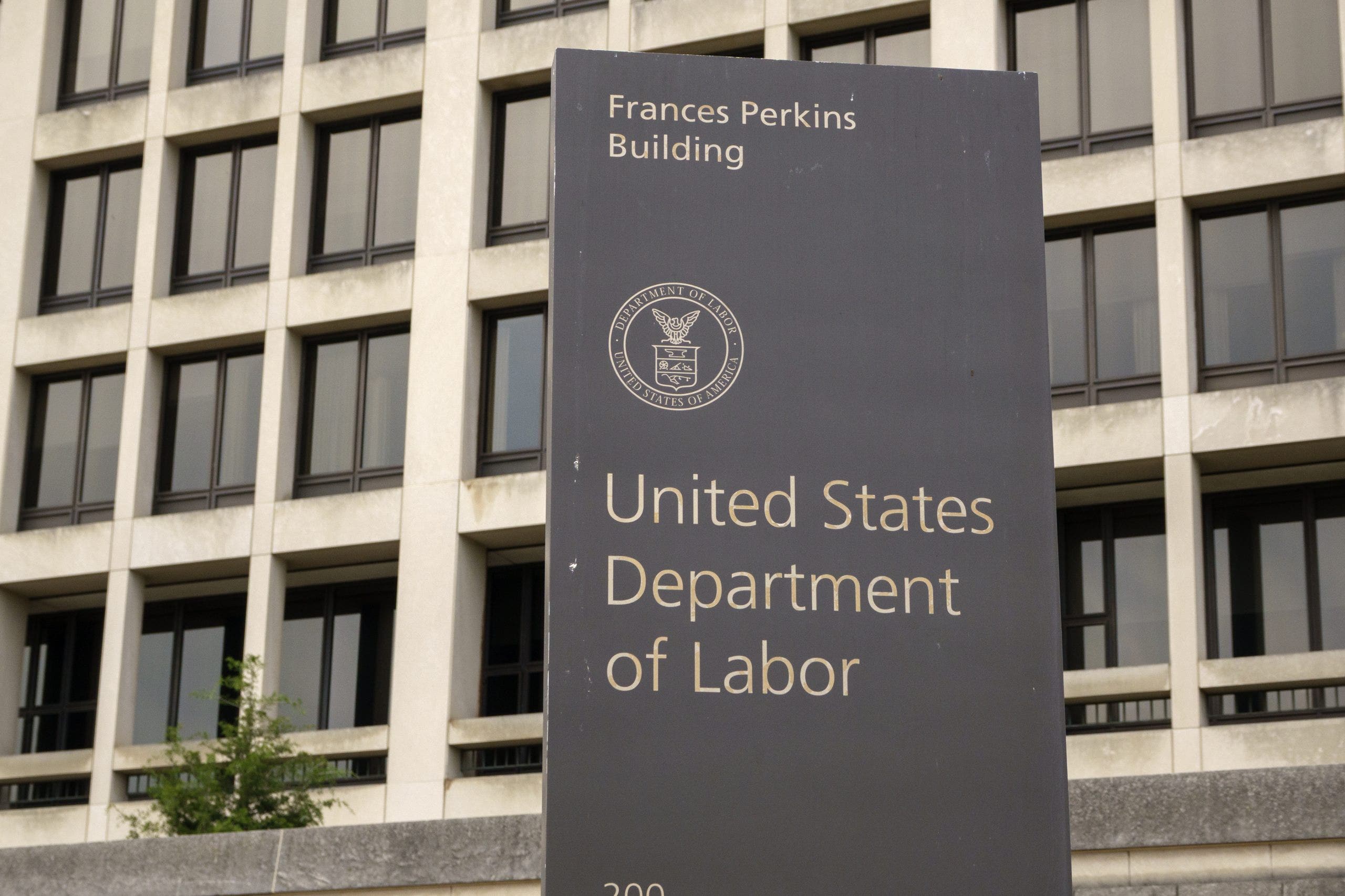 Unemployment claims drop to lowest since mid-July, though public anxiety remains