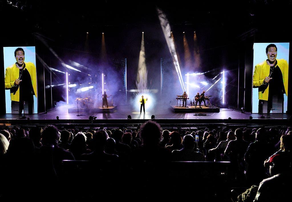Lionel Richie undergoes heart procedure; concert with Earth, Wind & Fire at Chase Center postponed again