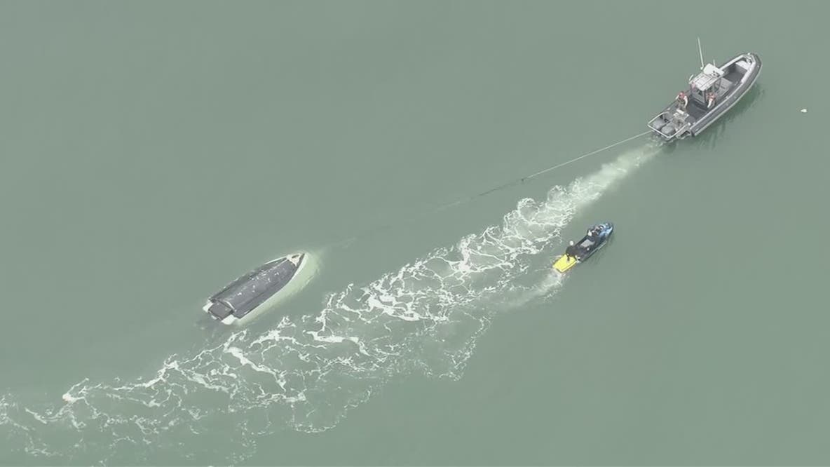 Fishing boat hits rocks near Golden Gate Bridge; 1 dead, 2 injured