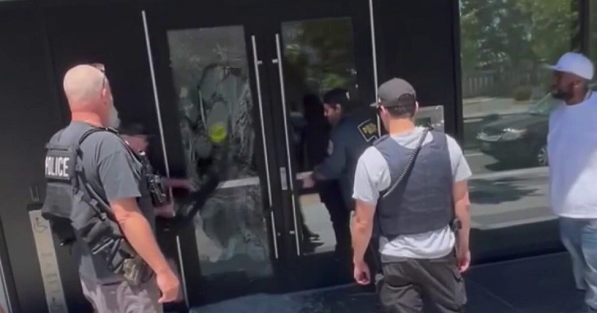 Lawsuit filed over police raid of Oakland Black Panther Apartments