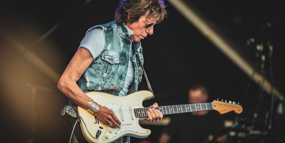 Jeff Beck Talks Moving Past 'Guitar Nerd' Albums on New LP