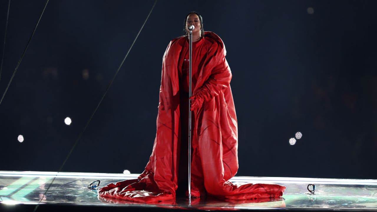 Rihanna returns to the stage triumphant - and pregnant - for Super Bowl  halftime show