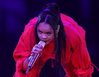 Rihanna's Long-Awaited Super Bowl 2023 Halftime Show Did Not Shine Bright  Like A Diamond