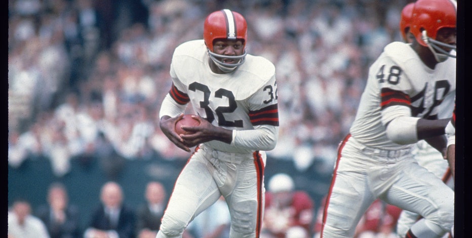 American football player, running back Jim Brown, #32 of the News Photo  - Getty Images