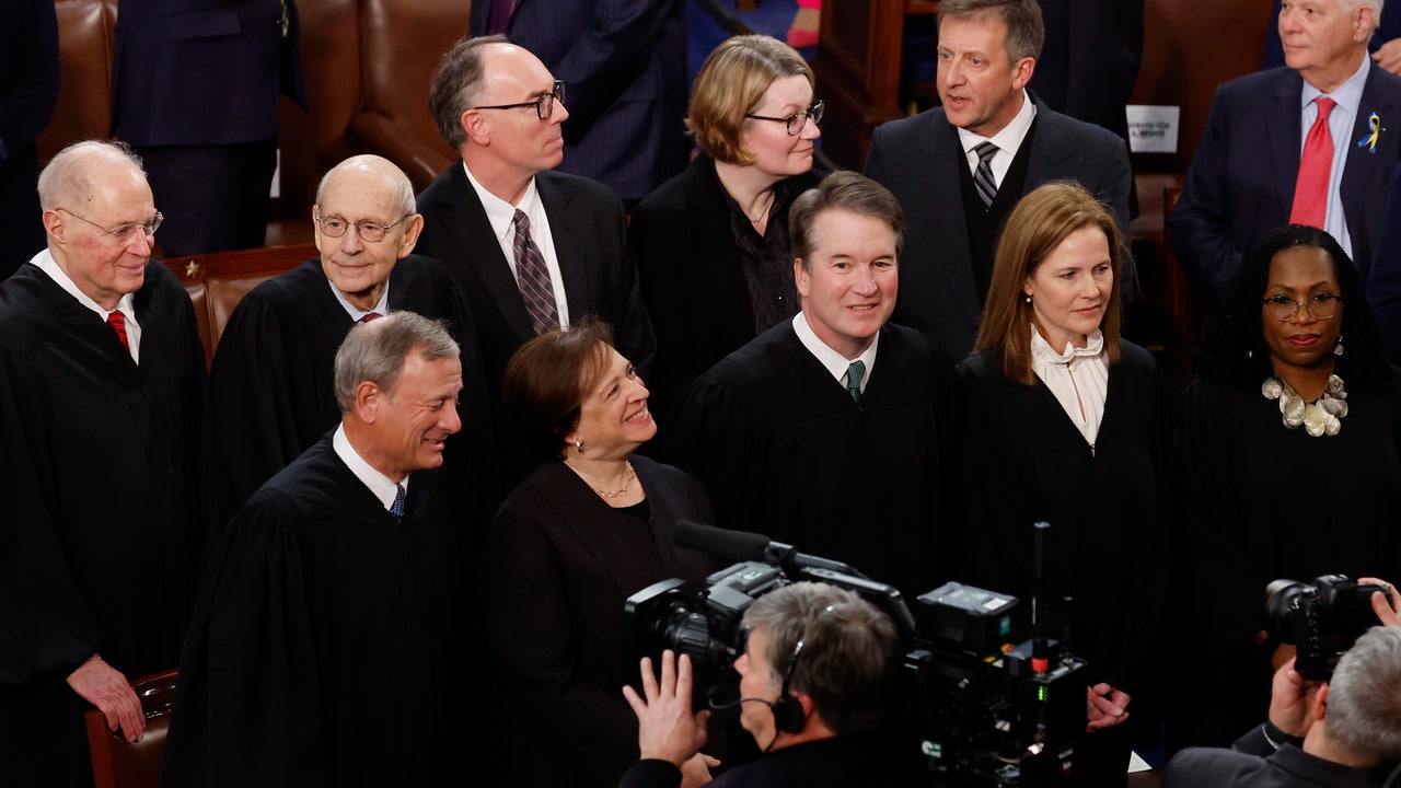 State of the hotsell union supreme court justices