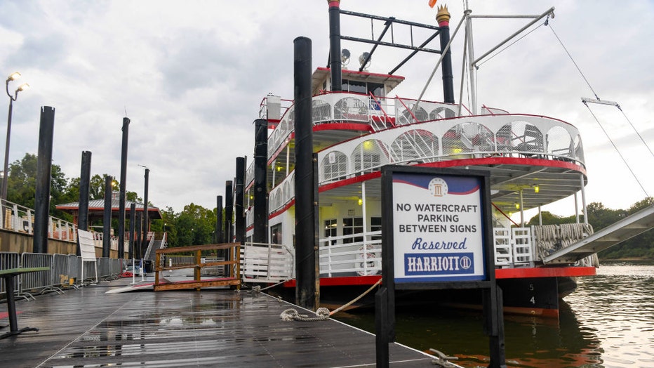riverboat in alabama fight