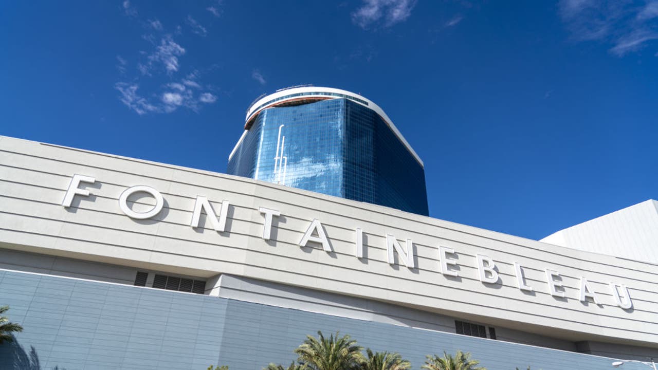 This Las Vegas Casino Resort Has Opened America's Biggest Pool