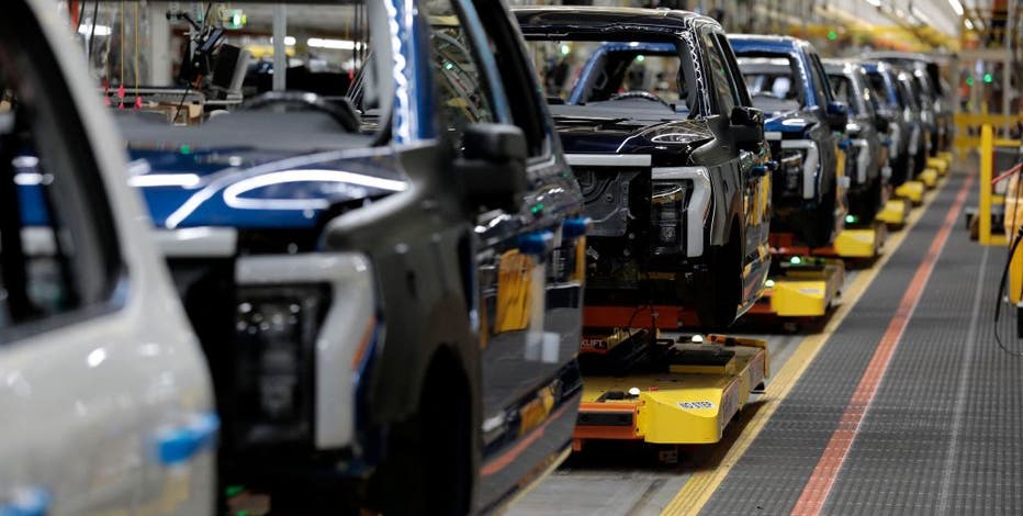 UAW strike update: Union details Ford's tentative agreement