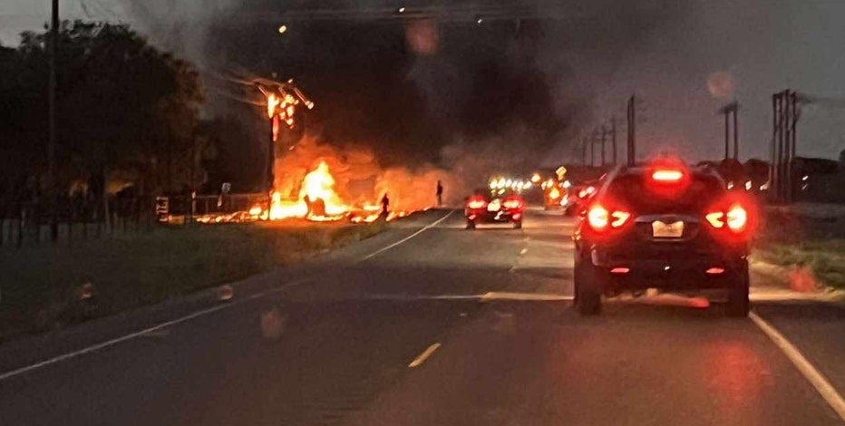 Gas balloon in race across nation crashes into power station near Crandall, 2 injured