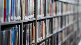 Tim Dorsey, who mixed comedy and murder in his Florida-based novels, dies at 62