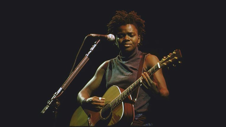 FILE - OCTOBER 1988: Rock musician Tracy Chapman performing during Amnesty Internationals "Human Rights Now!" concert tour. (Photo by William F. Campbell/Getty Images)