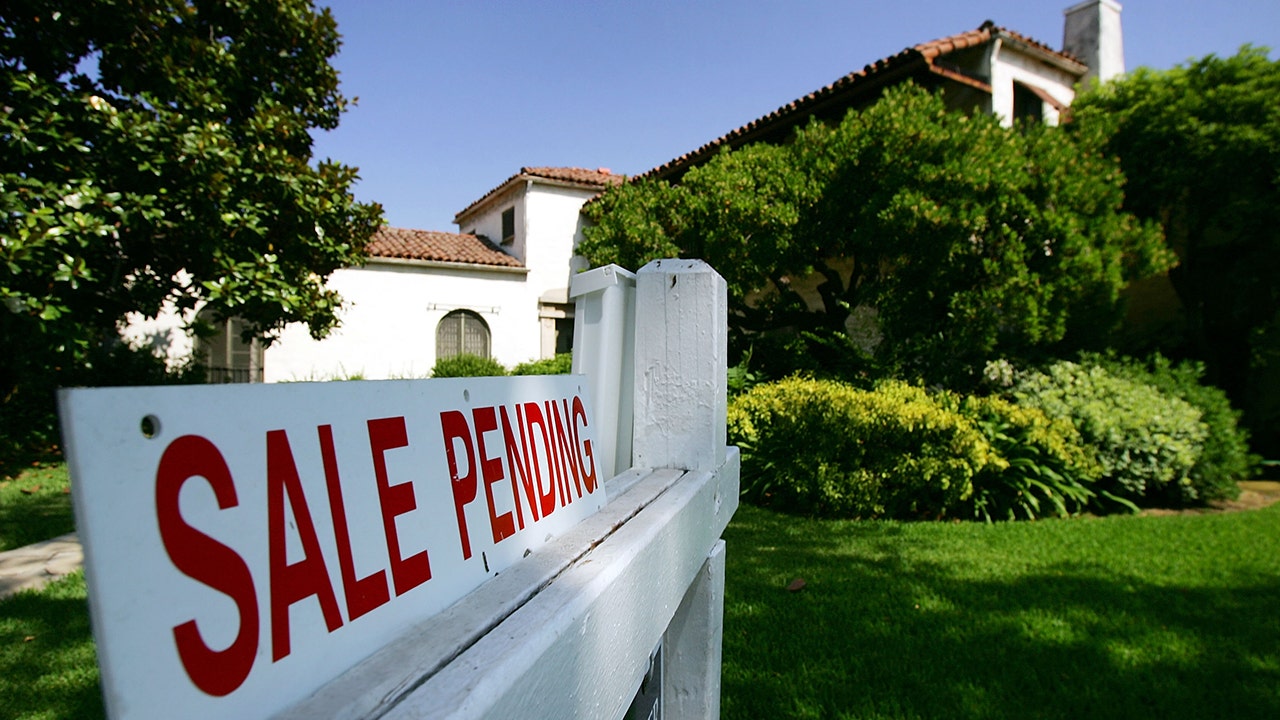 These May Be The Top Housing Markets Of 2024 LiveNOW From FOX   Sale Pending Getty 