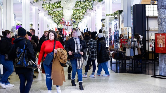 Holiday debt hangover poised to be 'particularly nasty' this year, analyst says