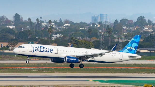 JetBlue flight diverted to Orlando after on-board fight between passengers