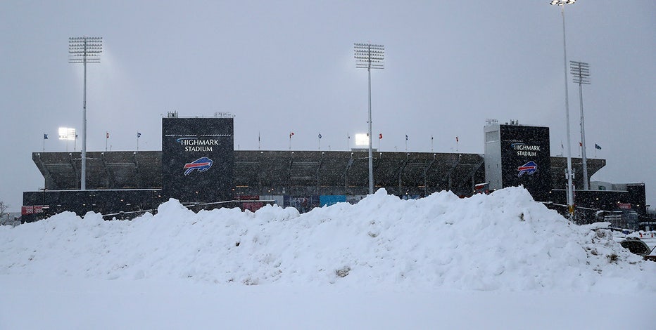 Armed with snow shovels, 'Bills Mafia' comes to NFL team's rescue